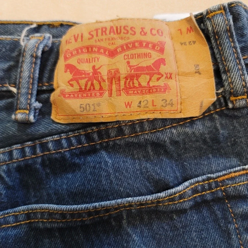 Levi's 501 Original Fit Jeans Mens 42x30 Blue Straight Leg Button Fly 00501-0000